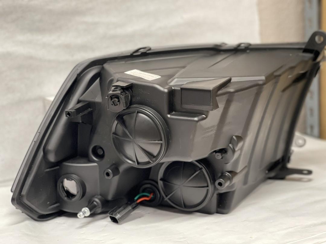 09-18 Dodge Ram smoked housing / lends amber headlights