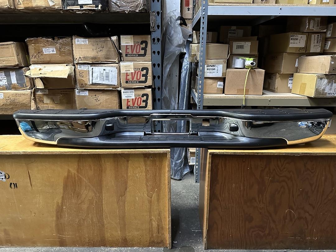 99-06 Chevy Silverado/ GMC Sierra 1500 & 99-94 2500HD Chrome Rear Step Bumper W/O Parking Sensor Holes