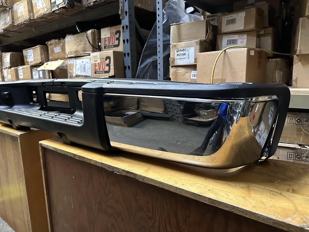 07-13 Chevy Silverado 1500 / GMC Sierra 1500 Chrome Rear Step Bumper W/O Parking Sensor Holes