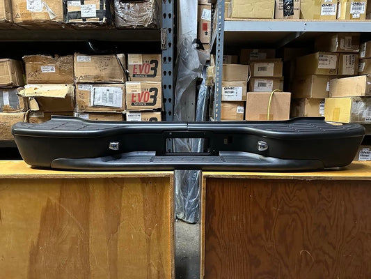 00-06 Suburban 1500 2500 / Tahoe/Yukon/Yukon XL 1500 Black Rear Bumper