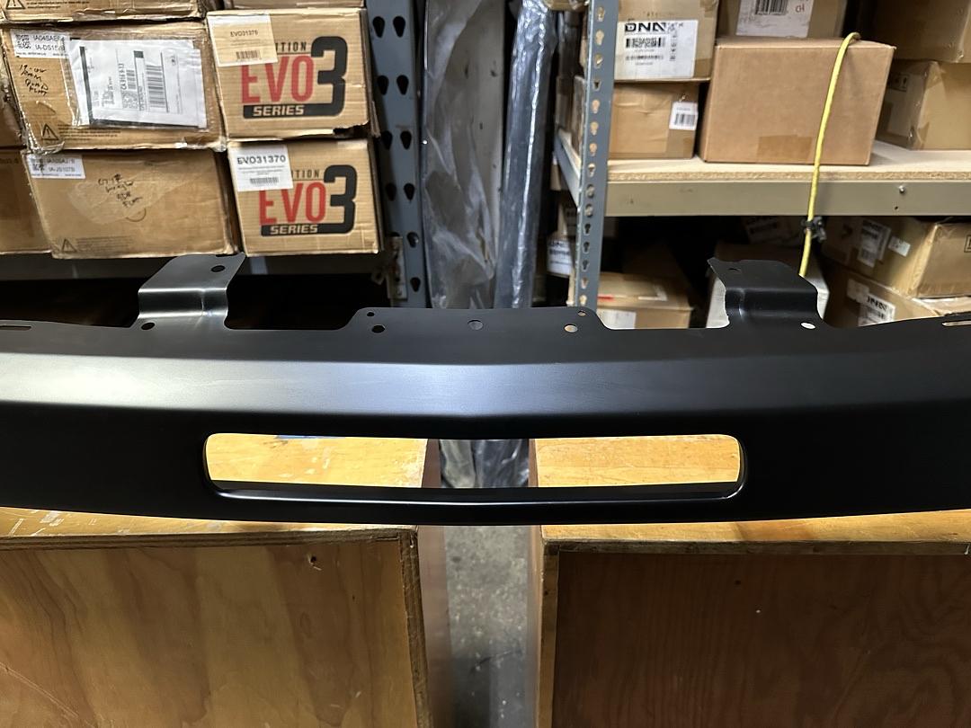14-18 Dodge Ram 1500/19-23 Ram 1500 Classic Black Front Bumper W/Fog Light Cutouts