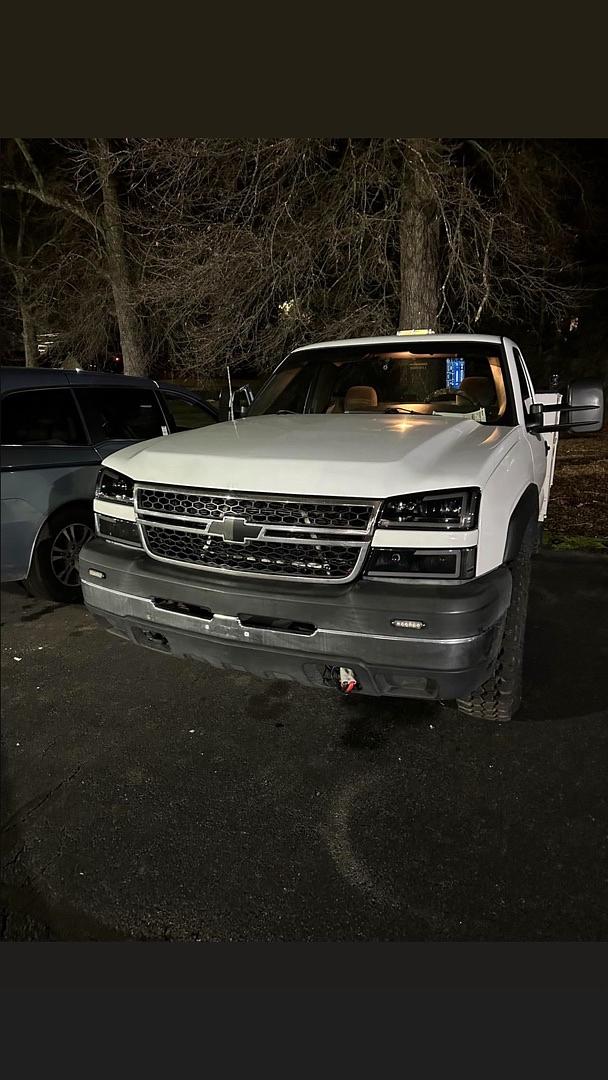 03-06 Chevy Silverado 1500 & HD Model / Chevy Avalanche Smoked Lens LED Headlights