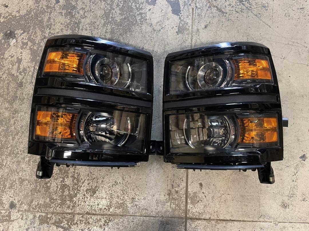Used HL-HPL-CSIL14-BK-AM 14-15 Chevy Silverado Headlight