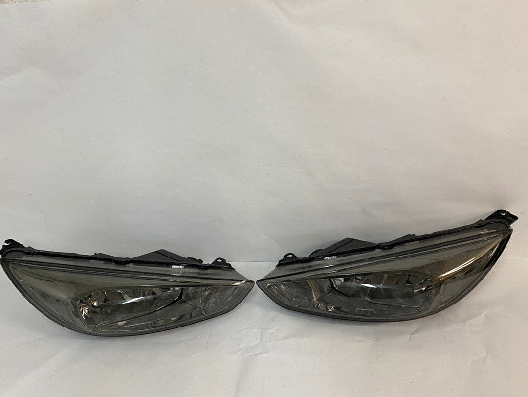 15-18 Ford focus Smoke Lens Clear Corner Headlights Fits Halogen Headlight Models