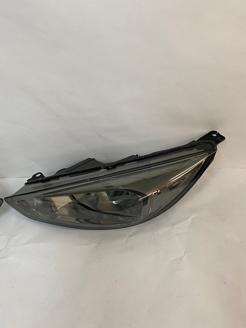 15-18 Ford focus Smoke Lens Clear Corner Headlights Fits Halogen Headlight Models