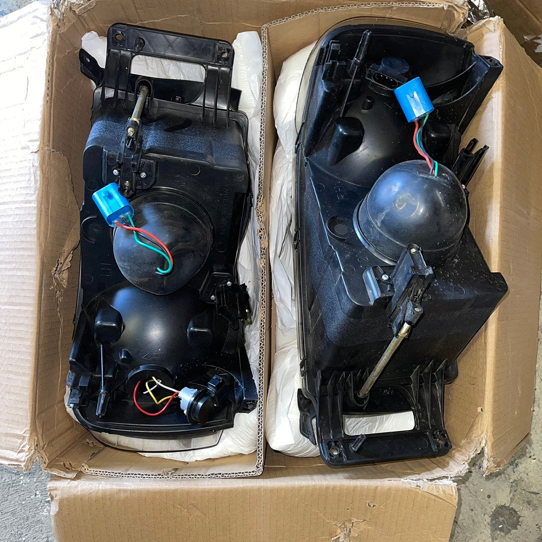 02-05 Dodge Ram LED headlights DRL Black housing / Headlights