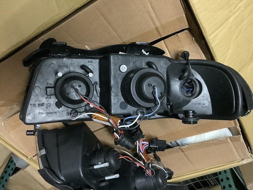 96-01 Audi a4/a4 Quattro Chrome Amber Signal Projector Headlights With LED DRL Replacement