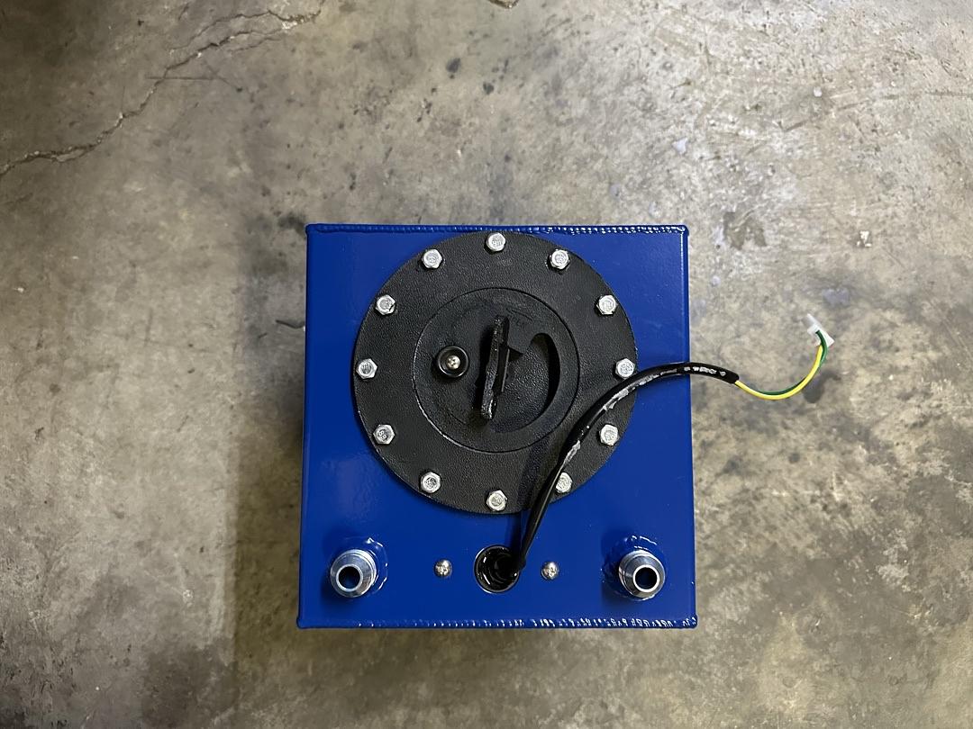 2.5 Gallons Aluminum Top-Feed Fuel Cell Gas Tank 8" (L) x 8. 25" (W) x 10" (H),