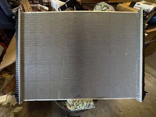 01-04 Freightliner Coronado 00-07 Columbia 00-04 Century Class Radiator