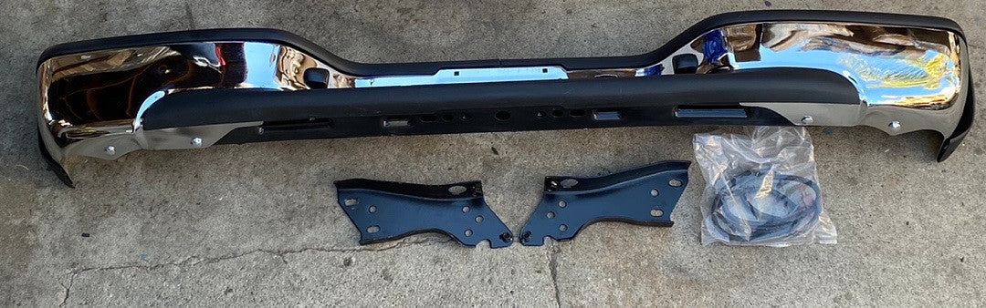 99-06 Chevy Silverado/ GMC Sierra 1500 99-04 Silverado/ Sierra 2500 Chrome And Chrome Rear Bumper
