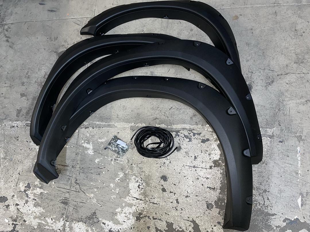 09-18 Dodge Ram 1500 4pc pocket rivets black fender flares