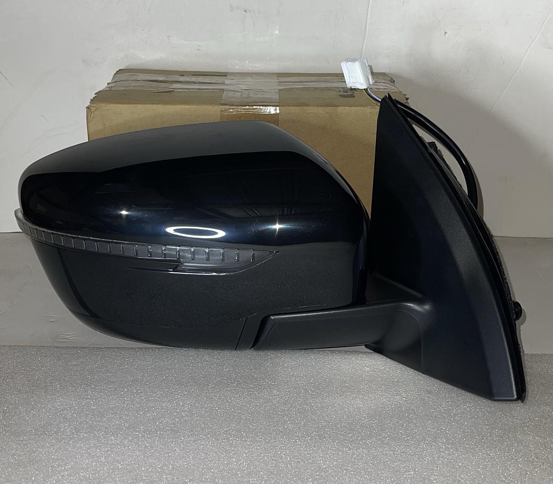 Nissan Rogue Sport Passenger Side Power / Signal Mirror for 2017 to 2020