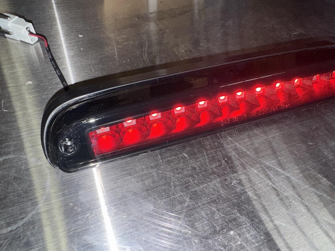 93-11 Ford Ranger 99-16 F250-F550 Super Duty 01-05 Explorer Sport Trac / 94-10 B2300-4000 Third Brake Light