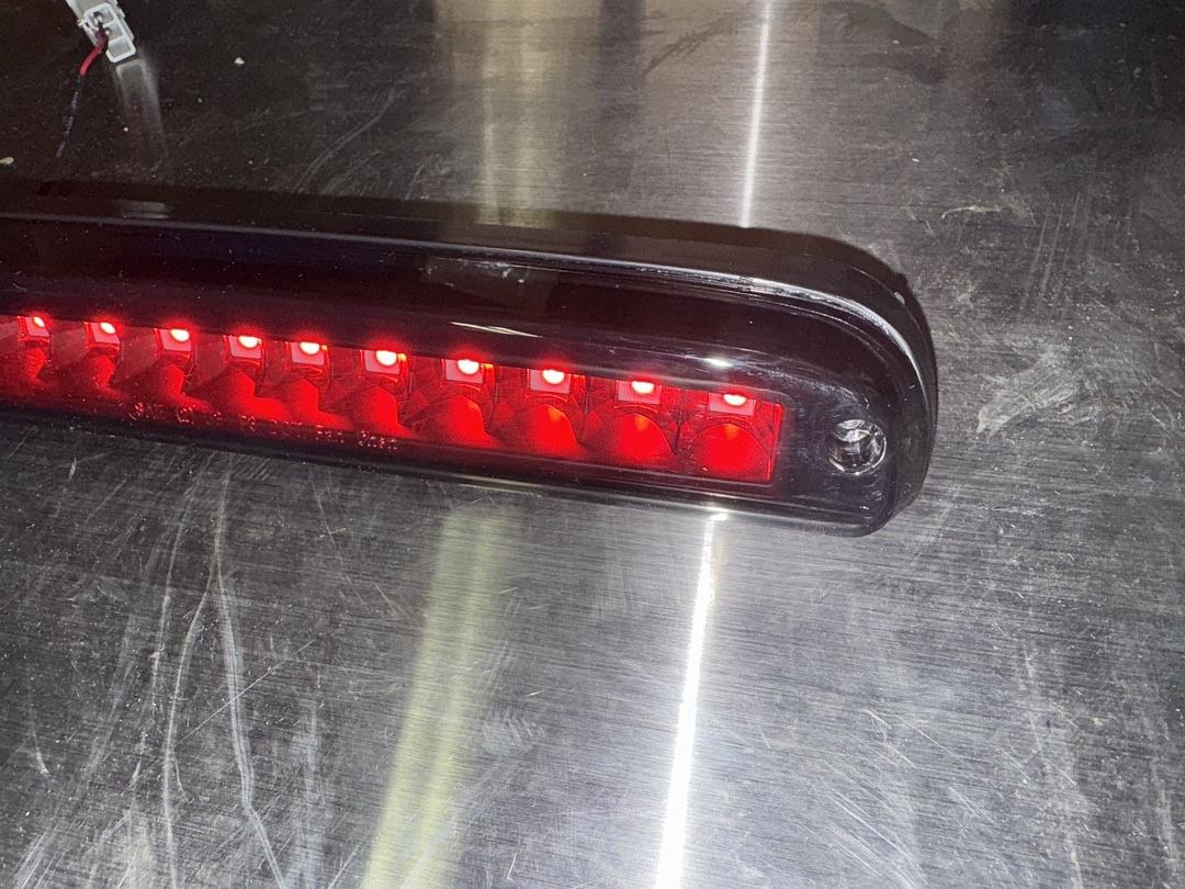 93-11 Ford Ranger 99-16 F250-F550 Super Duty 01-05 Explorer Sport Trac / 94-10 B2300-4000 Third Brake Light