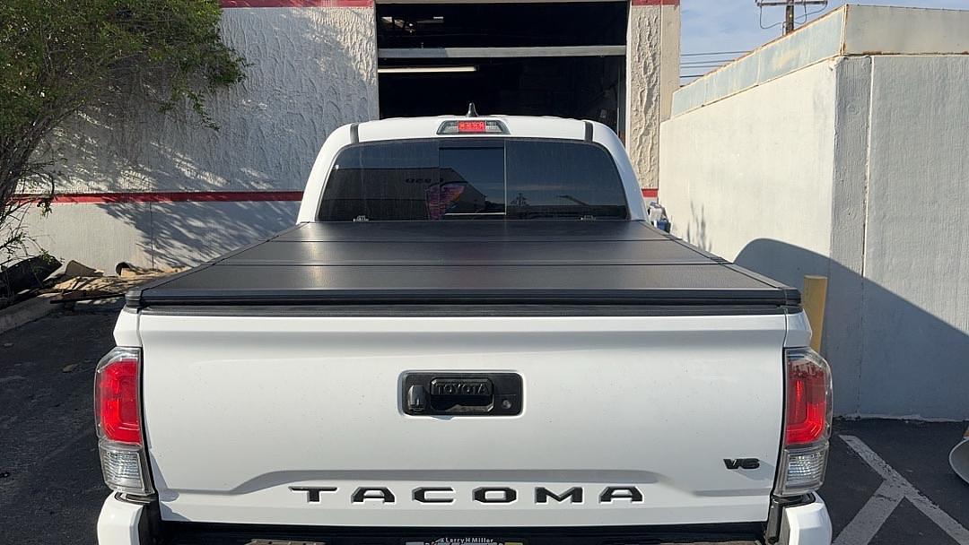 05-15 Toyota Tacoma 5Ft Hard Tri Fold