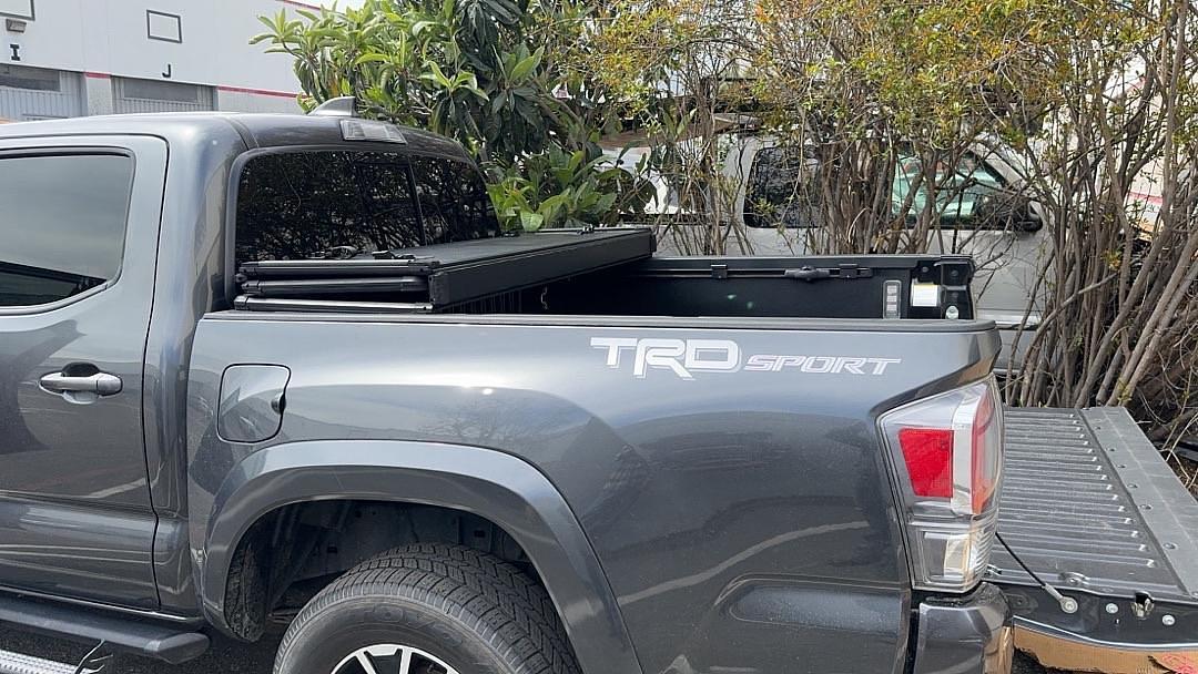 05-15 Toyota Tacoma 5Ft Hard Tri Fold