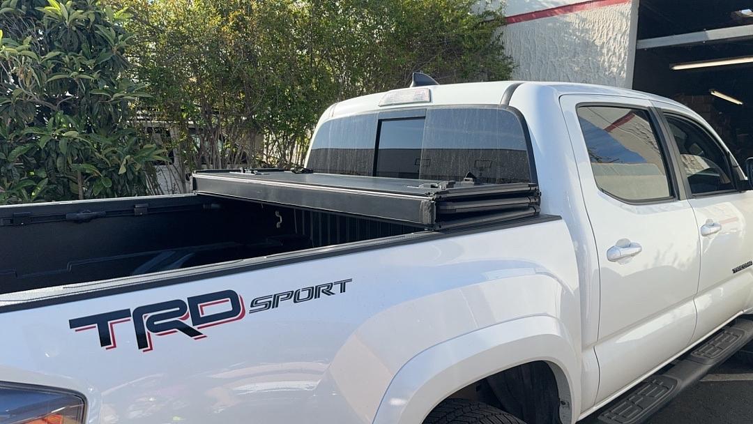 16-24 Toyota Tacoma 6Ft Hard Trifold Cover Tapaderas para Trokas
