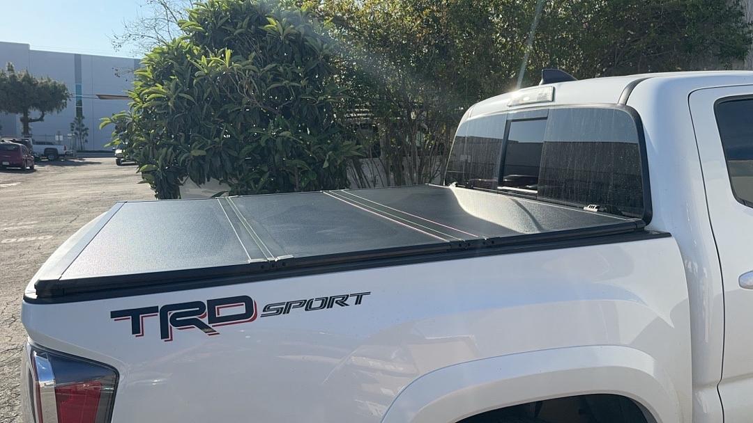 16-24 Toyota Tacoma 6Ft Hard Trifold Cover Tapaderas para Trokas