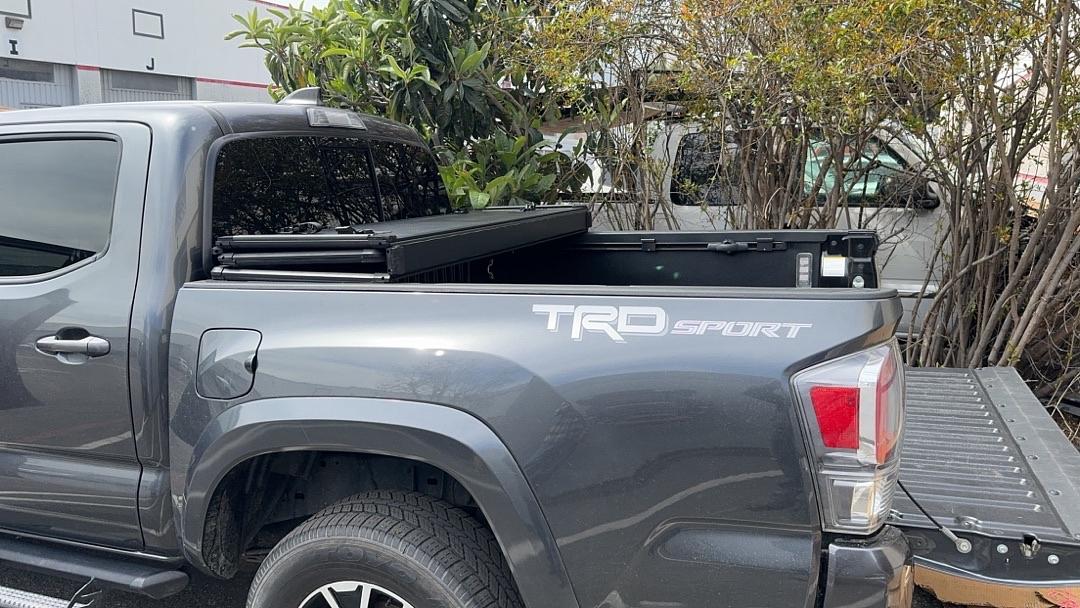16-24 Toyota Tacoma 6Ft Hard Trifold Cover Tapaderas para Trokas