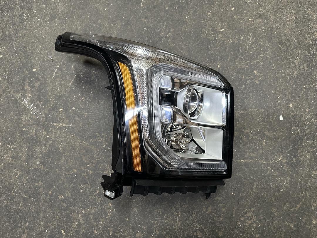 15-20 GMC Passenger Side/ Right Side Headlight Yukon XL Factory Replacement