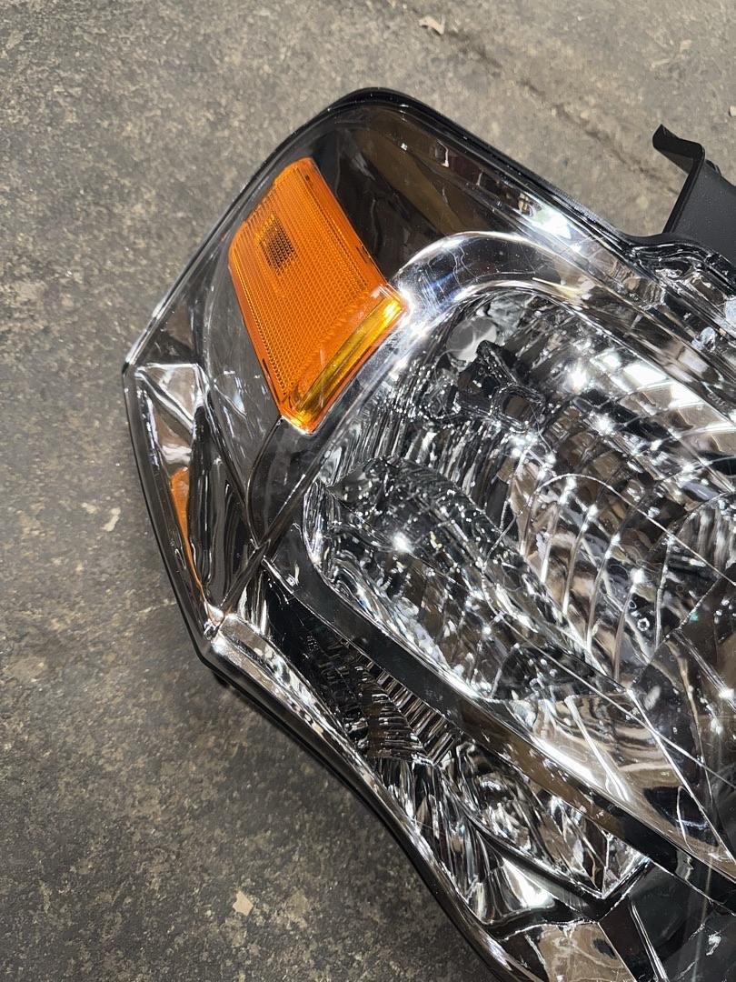07-14 Ford Exploer Passenger Right Side Headlight