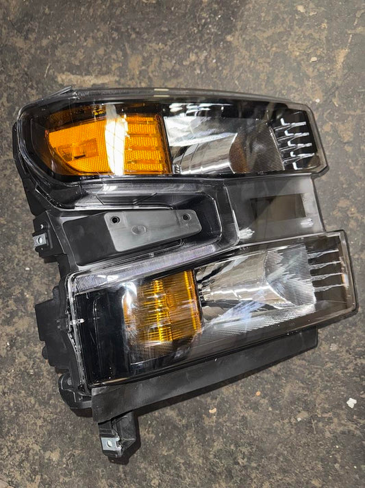 R-HL-OH-CSIL19-BK-AM 19-21 Chevy Silverado Right