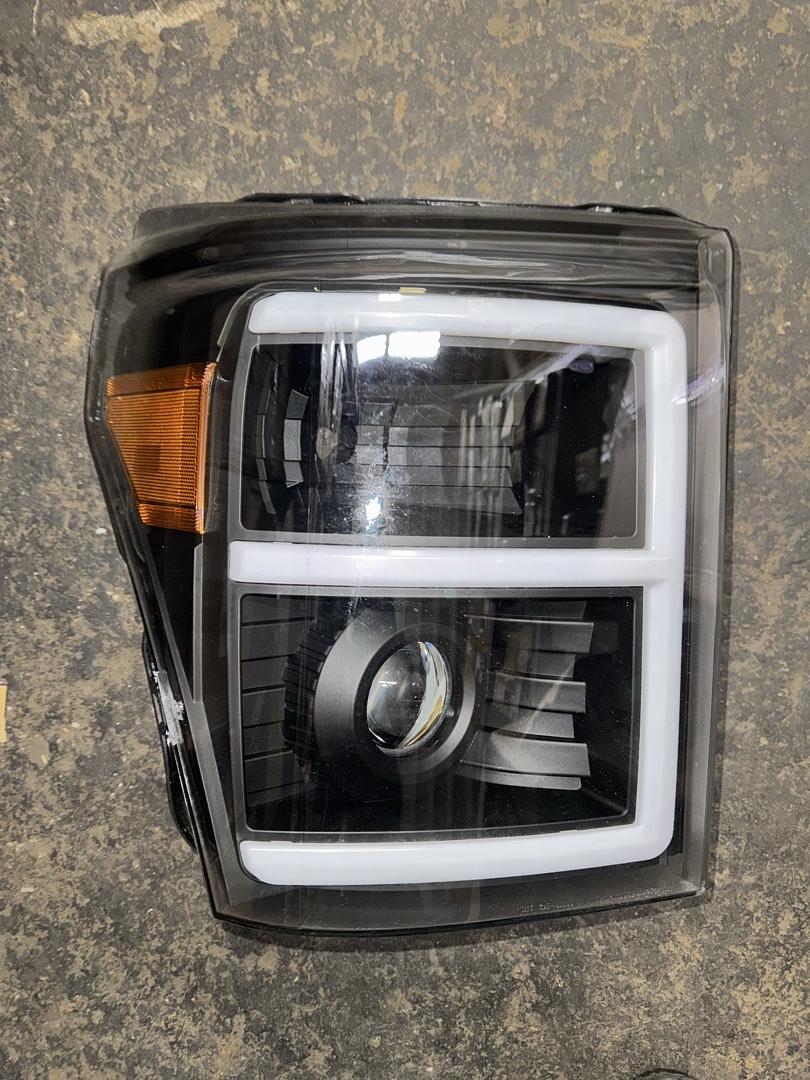 11-16 Ford Super Duty Passenger Right side Headlight