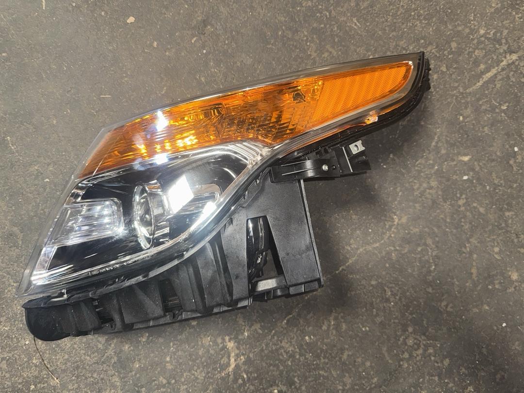11-15 Ford Explorer Driver Left side Headlight