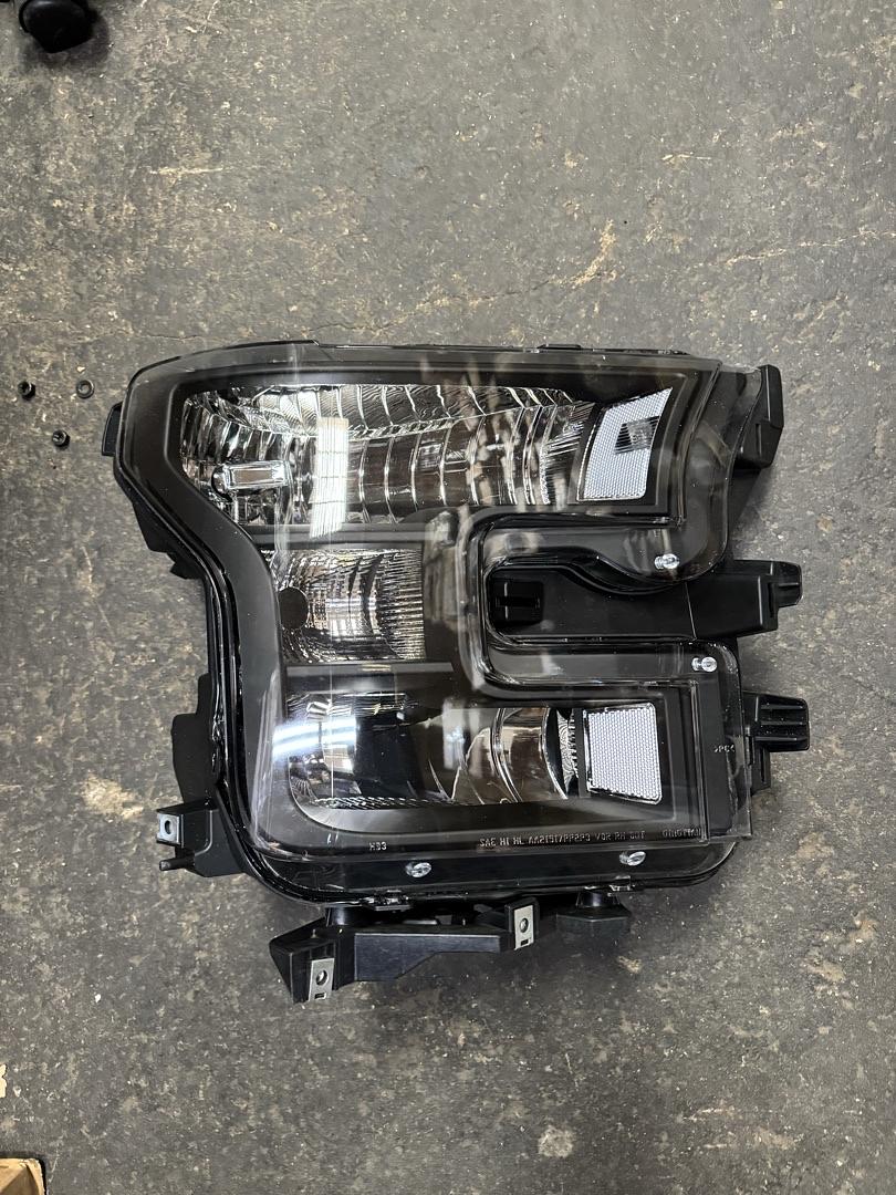 Right Side Ford F150 BK headlight 2015-2017