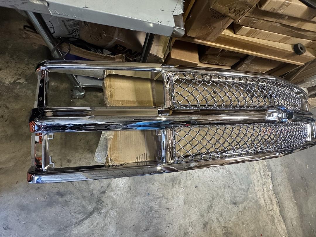 94-00 Chevy C/K Suburban Front Bumper Grille Grill