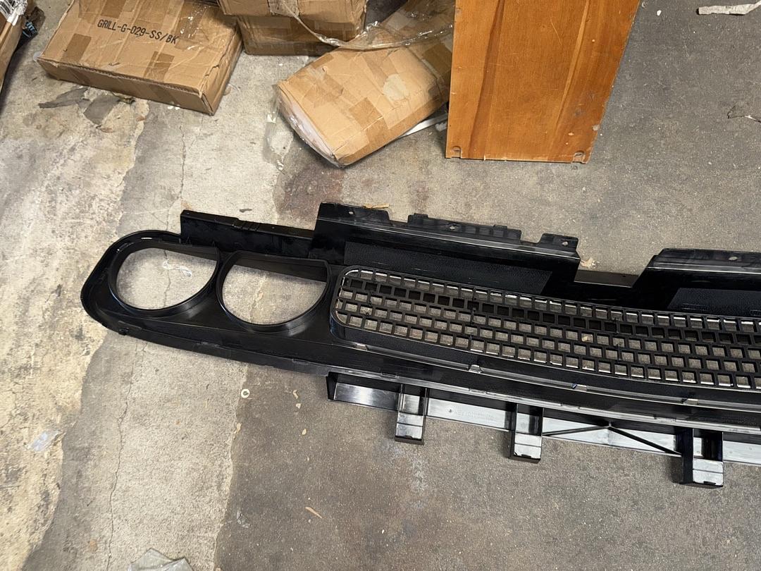 08-14 Dodge Challenger Front Bumper Grille Grill