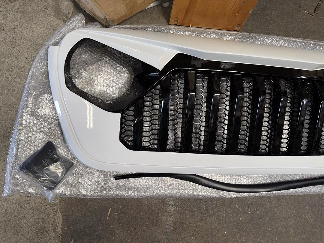 2018-2024 Jeep Wrangler JL and 2020-2024 Gladiator JT Models w/o TrailCam Front Bumper Grille Grill