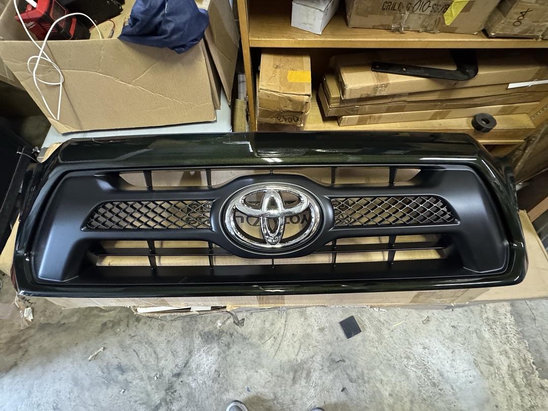 12-15 Toyota Tacoma Front Bumper Grille Grill painted Dark Green