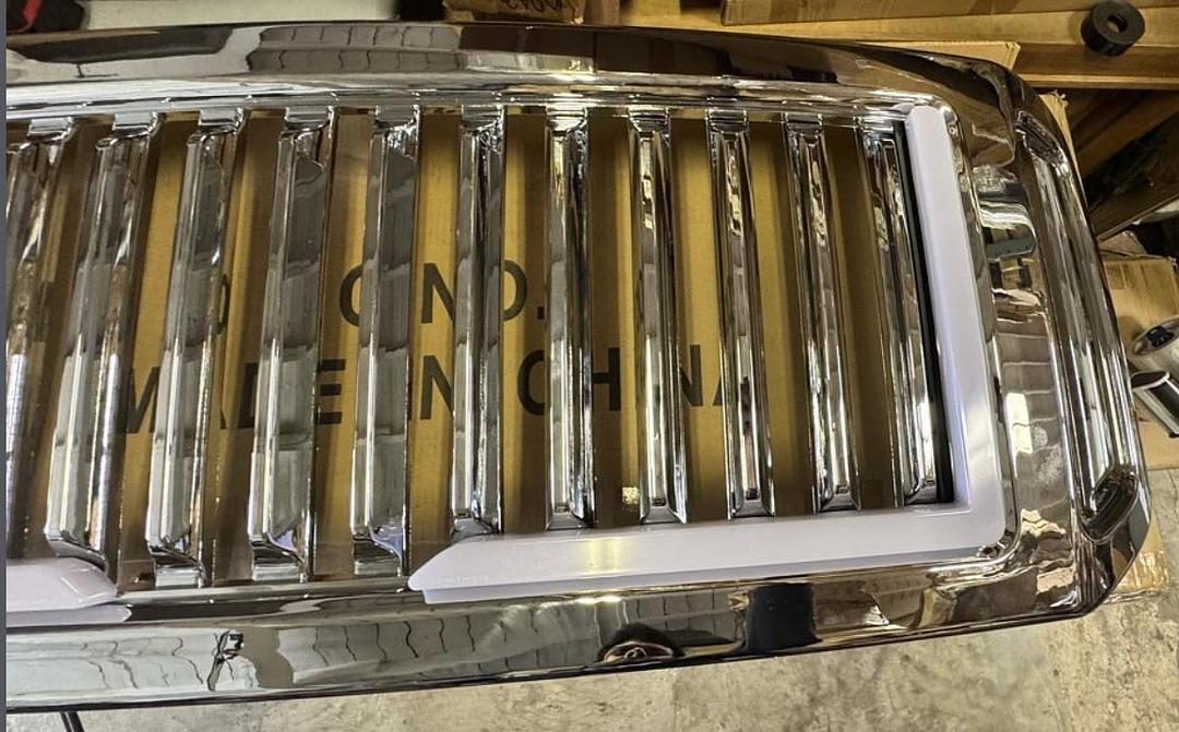 05-07 Ford F-250 F-350 F-450 Front bumper Grille Grill