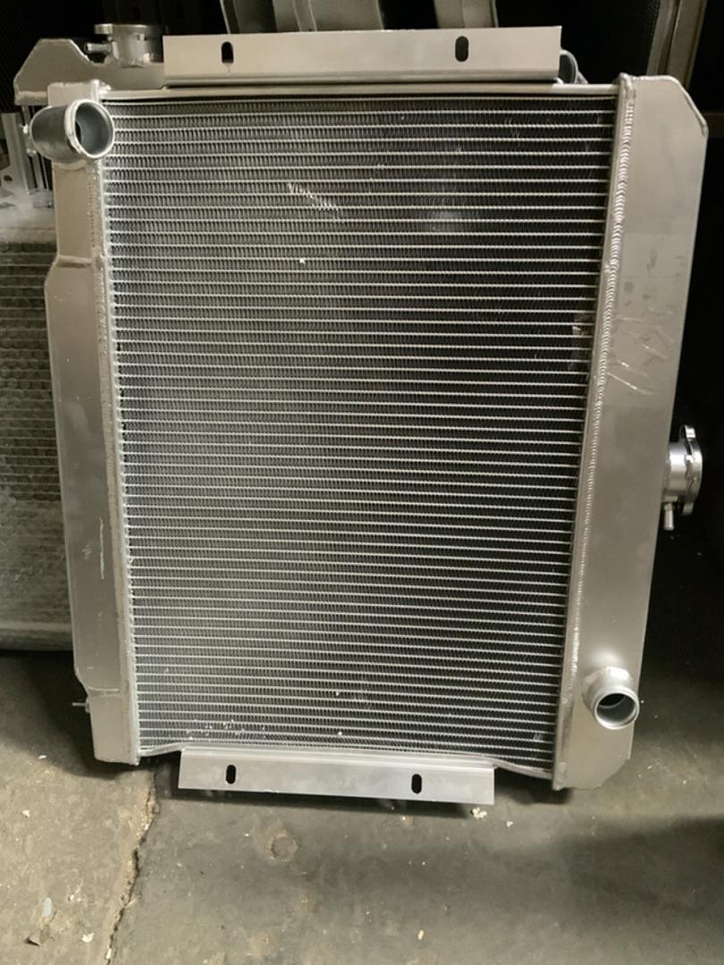 72-78 Jeep CJ5 76-86 Jeep CJ7 3.8L 4.2L 5.0L 73-75 Jeep CJ6 all models 3-row core full aluminum radiator