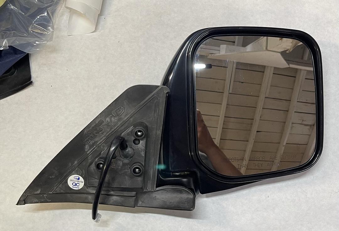 Power Adjustment Non-Heated Folding Right Side Rear View Mirror Compatible with 2000-2004 Montero Sport