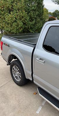 6.5 15-19 Ford F-150 6.5 FT soft cover / trifold Black L81‚Äù x W67‚Äù