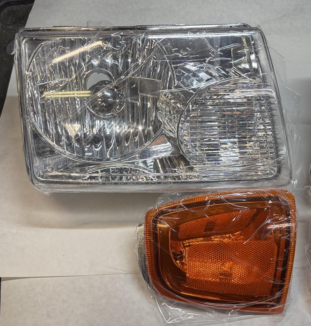 01-11 Ranger 2001-2011 Ranger 2001 2002 2003 2004 2005 2006 2007 2008 2009 2010 2011 Ford Ranger With Corner Light Left And Right Side