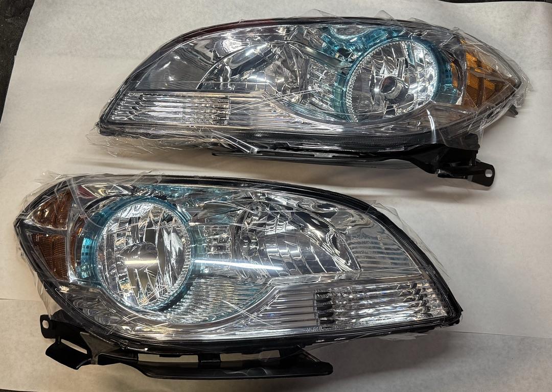 08-12 Chevy Malibu 2008 2009 2010 2011 2012 Chevy Malibu 08 09 10 11 12 Chevy Malibu Headlamp Replacement Left Side And Right Side (Chrome Housing Amber Reflector