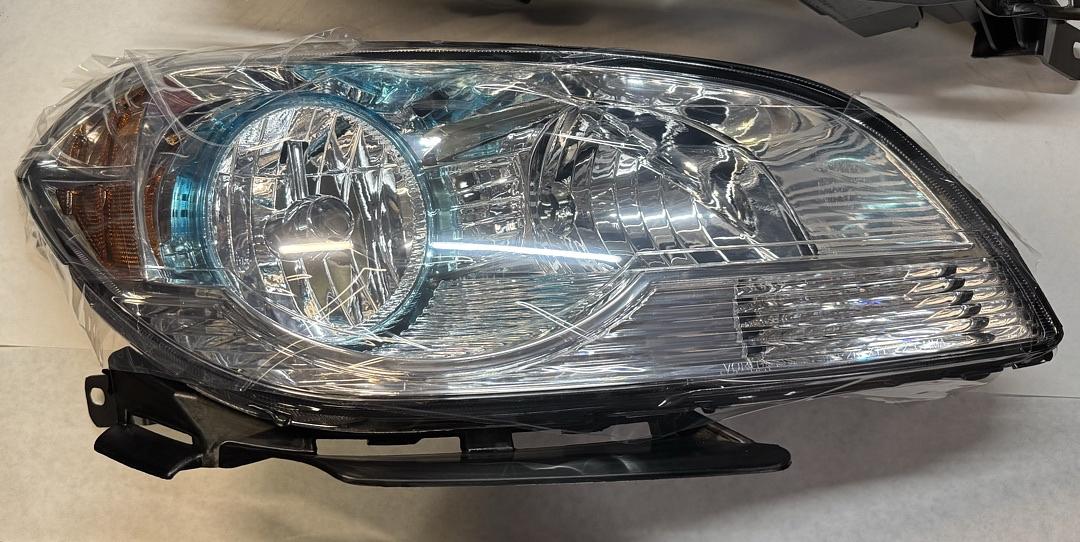 08-12 Chevy Malibu 2008 2009 2010 2011 2012 Chevy Malibu 08 09 10 11 12 Chevy Malibu Headlamp Replacement Left Side And Right Side (Chrome Housing Amber Reflector