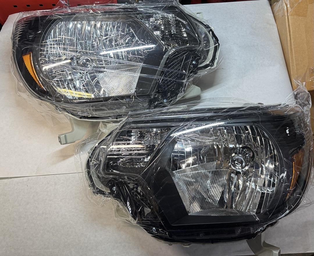 2012 2013 2014 2015 Toyota Tacoma Headlight Assembly compatible with 12 13 14 15 Toyota Tacoma Headlamp Black Housing Amebr Reflector Driver and Passenger Side