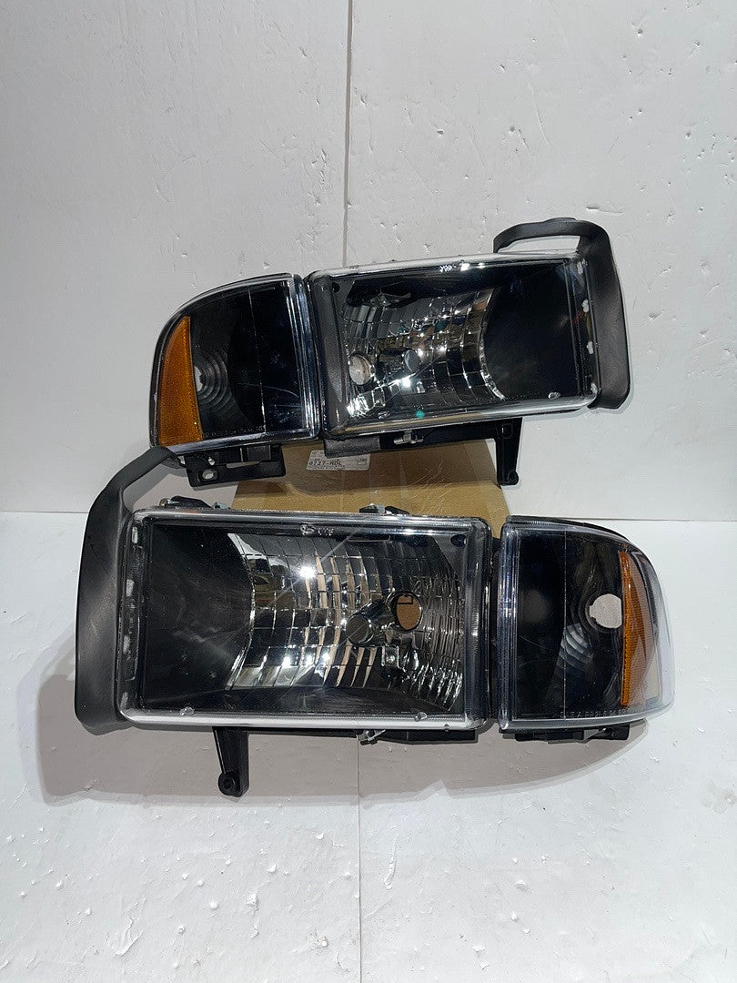 94-01 Dodge Ram Black Housing Amber Corner Headlights