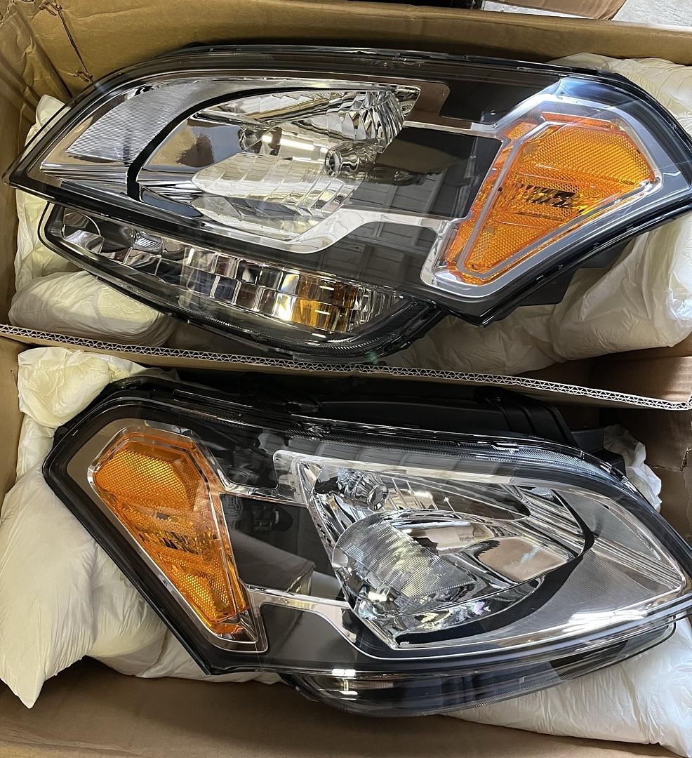 New 2010 To 2011 Kia Soul Oem Style Headlights