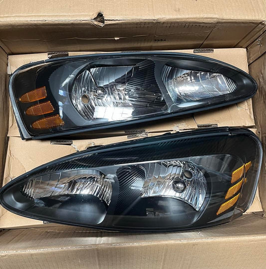 (As is) HL-OH-PGPR04-BK-AM Pontiac Grand Prix Black Housing Headlights for 2004 to 2008