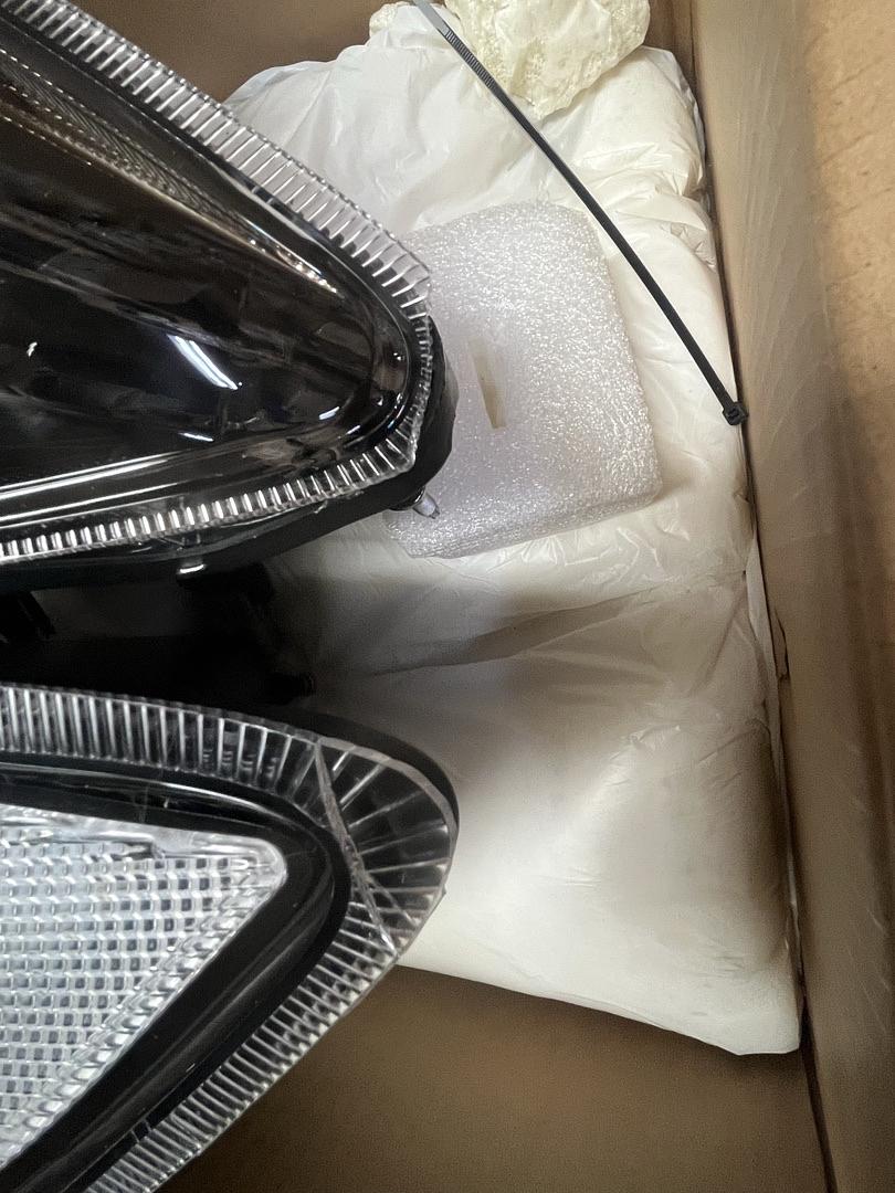 (As Is) HL-HAY-012-Bk 09-18 International Harvester ProStar Headlights