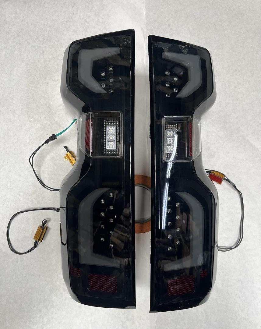 19-23 Chevy Silverado 1500 WT LT / 2022 Silverado 1500 LTD, Smoked Lens LED Taillights (Minor Scuff)