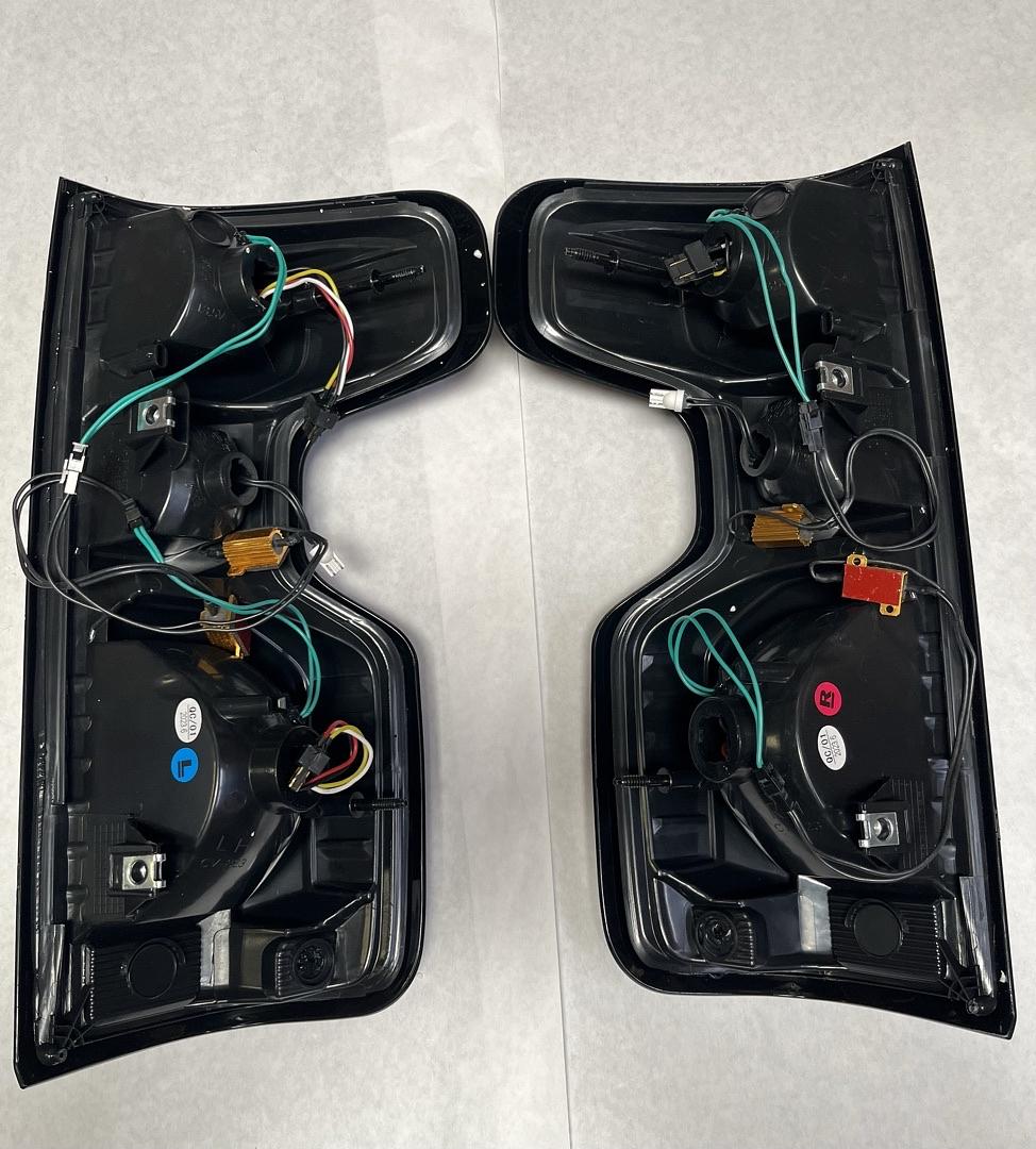 19-23 Chevy Silverado 1500 WT LT / 2022 Silverado 1500 LTD, Smoked Lens LED Taillights (Minor Scuff)