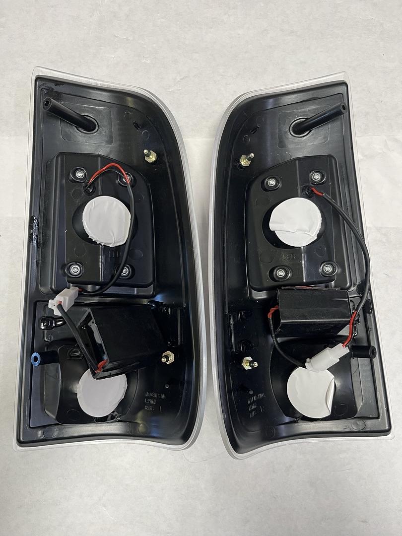 (OB RIGHT SMALL CRACK HOUSING) TL-F15097-LED-CH-CL 97-03 Ford F-150 chrome clear Led Taillights