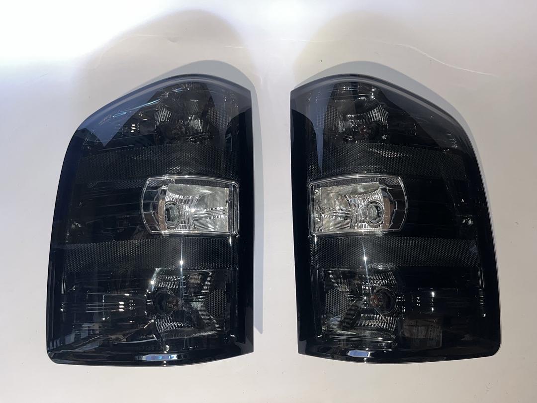 TL-ZTL-005-BKSM 07-13 Chevy Silverado Taillights