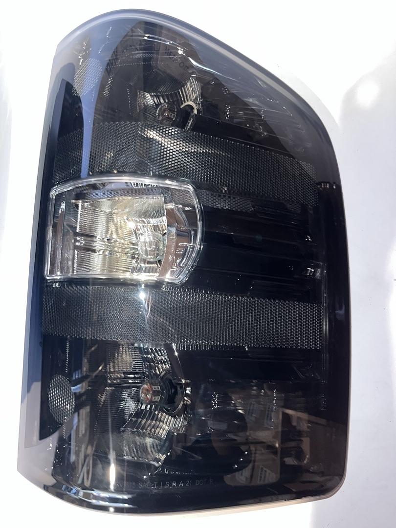TL-ZTL-005-BKSM 07-13 Chevy Silverado Taillights